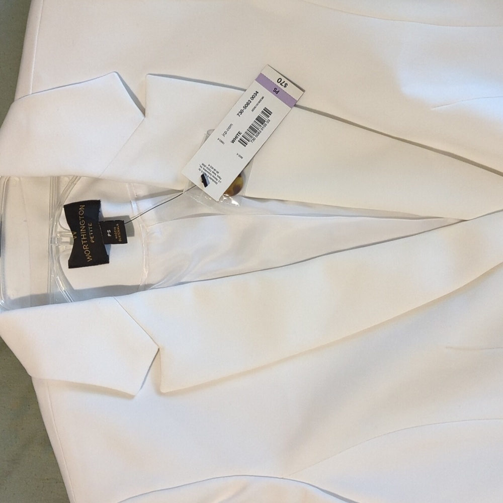 Petite Small White Blazer/ Suit Jacket. Brand new